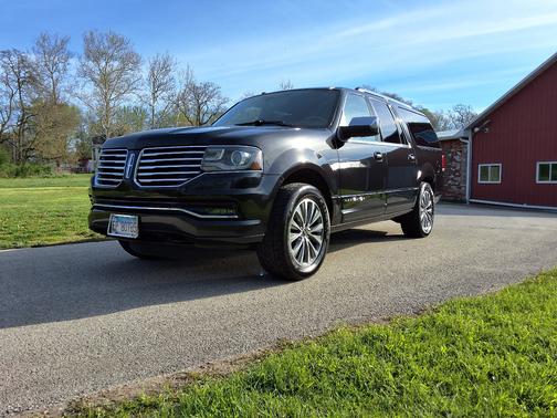 Black 2015 Lincoln Navigator L