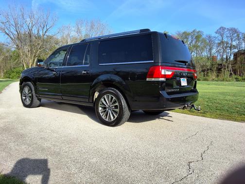 Black 2015 Lincoln Navigator L