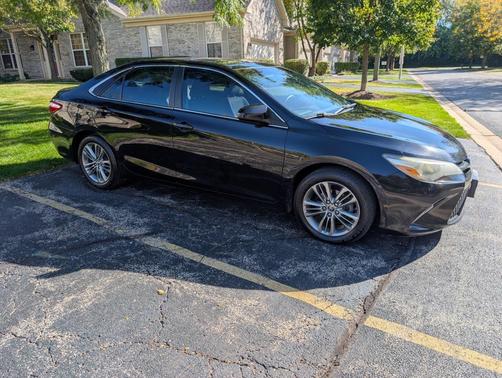 Black 2015 Toyota Camry Hybrid SE