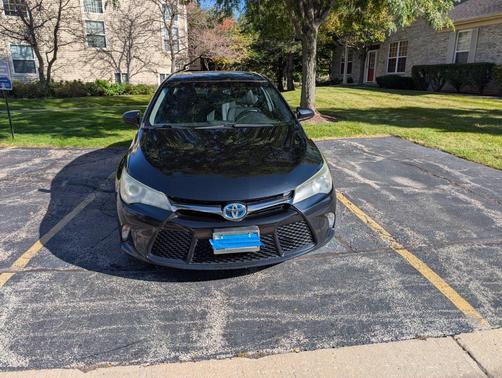 Black 2015 Toyota Camry Hybrid SE