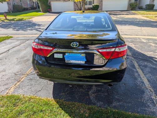 Black 2015 Toyota Camry Hybrid SE
