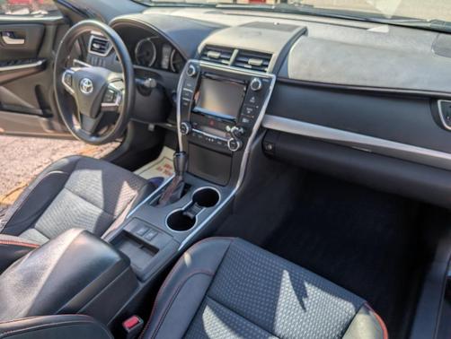 Black 2015 Toyota Camry Hybrid SE