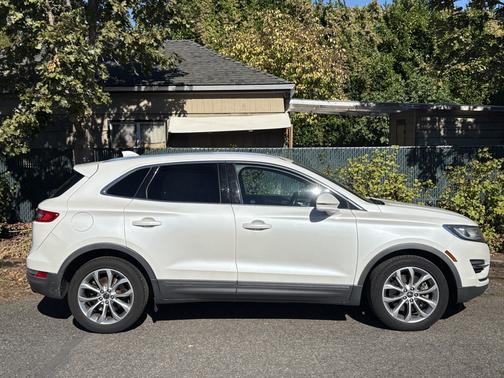 2015 Lincoln MKC Base