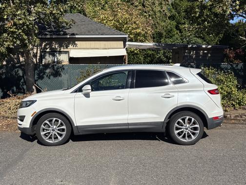 2015 Lincoln MKC Base