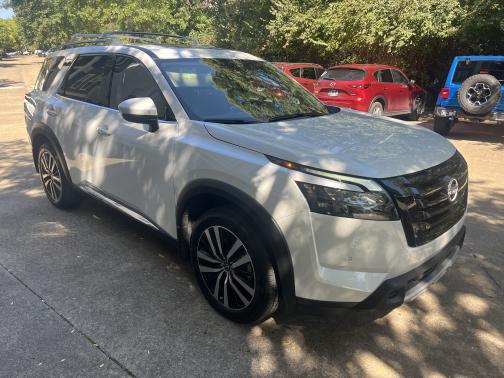 2025 Nissan Pathfinder Platinum