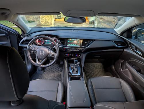 2018 Buick Regal TourX Essence