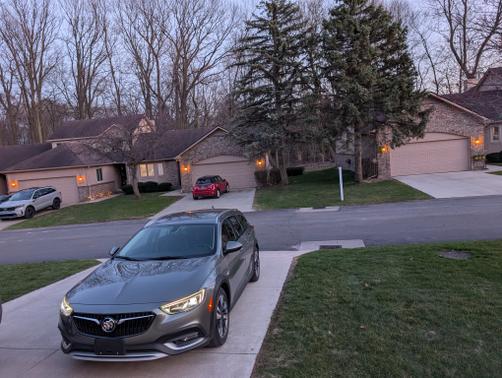 2018 Buick Regal TourX Essence