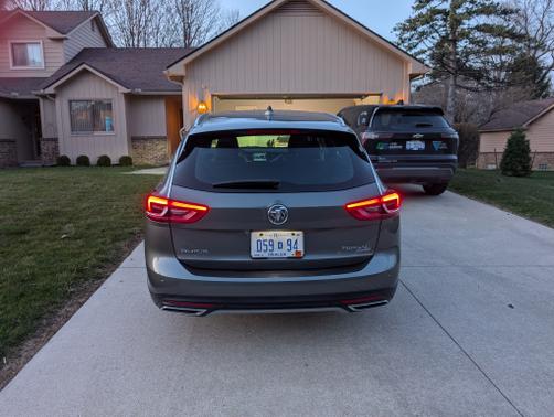 2018 Buick Regal TourX Essence