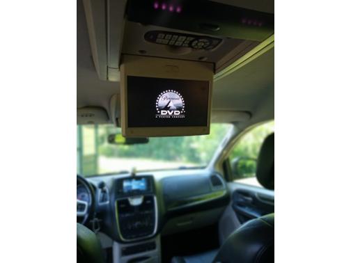 2011 Chrysler Town & Country Touring-L