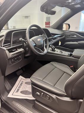 Photo 5 of 8 of 2023 Cadillac Escalade ESV Sport