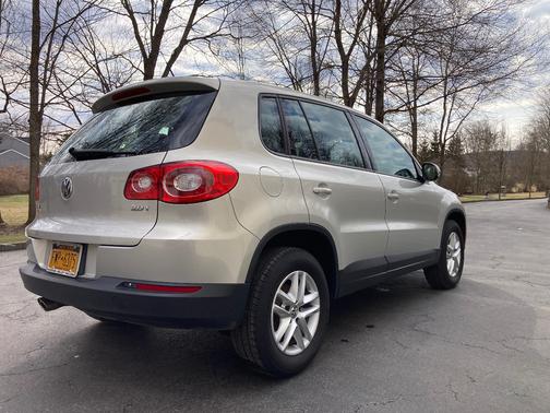 2011 Volkswagen Tiguan S