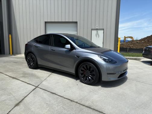 2024 Tesla Model Y Performance