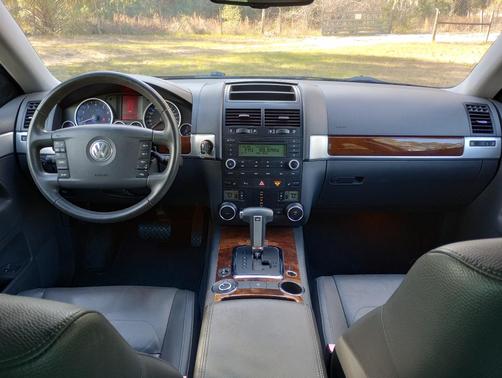 Black 2009 Volkswagen Touareg 2 VR6