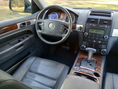 Black 2009 Volkswagen Touareg 2 VR6