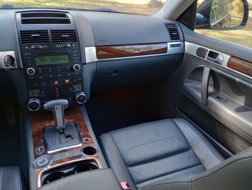 Black 2009 Volkswagen Touareg 2 VR6