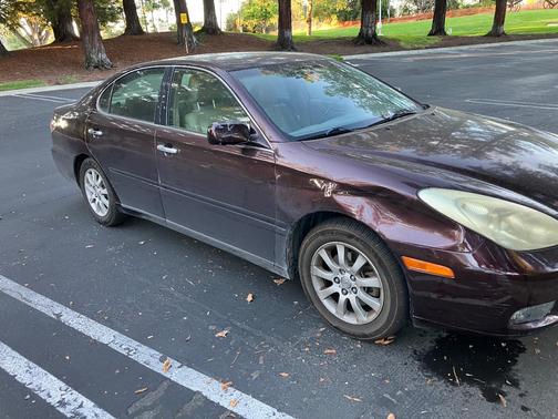 Red 2004 Lexus ES 330 Base