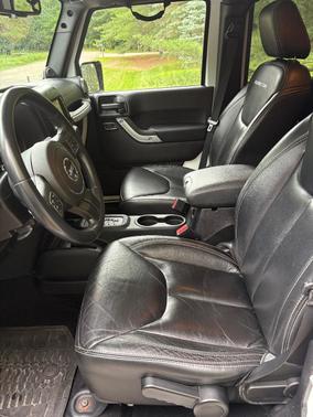 White 2014 Jeep Wrangler Unlimited Rubicon