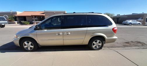 Gold 2006 Dodge Grand Caravan SXT