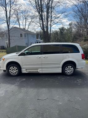 White 2014 Dodge Grand Caravan AVP/SE