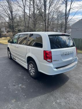 White 2014 Dodge Grand Caravan AVP/SE