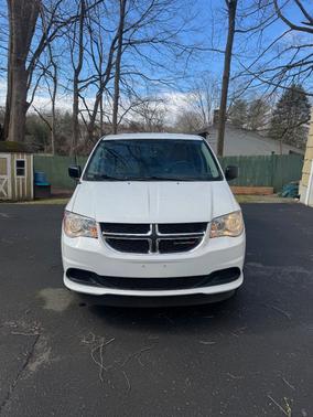 White 2014 Dodge Grand Caravan AVP/SE