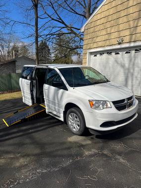 White 2014 Dodge Grand Caravan AVP/SE