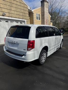 White 2014 Dodge Grand Caravan AVP/SE