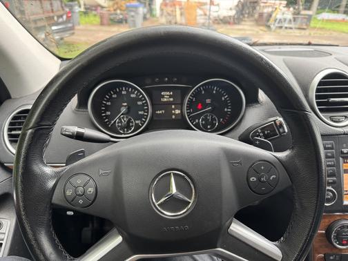 Silver 2009 Mercedes-Benz GL-Class GL 450 4MATIC