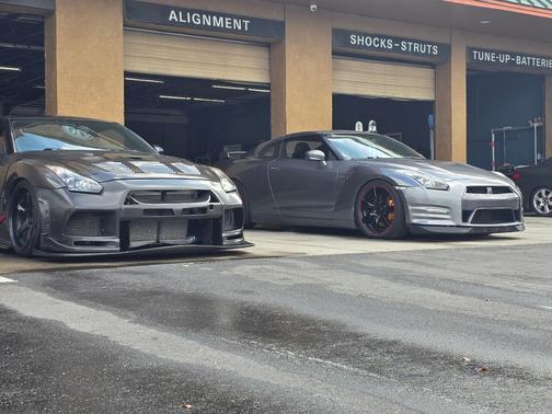 Gray 2009 Nissan GT-R Premium