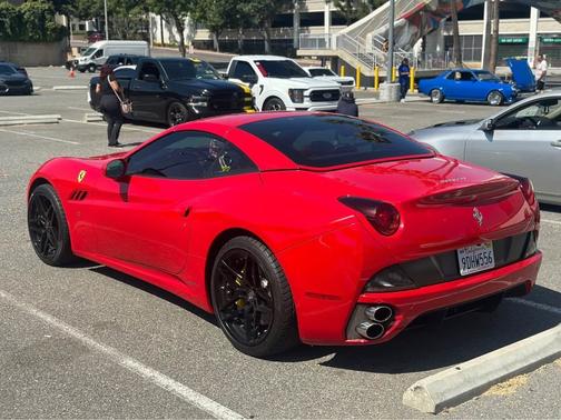 2010 Ferrari California Base