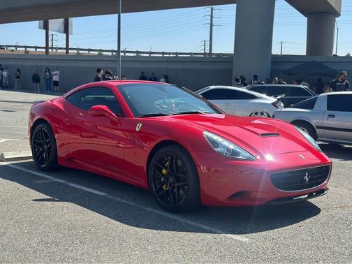 2010 Ferrari California Base