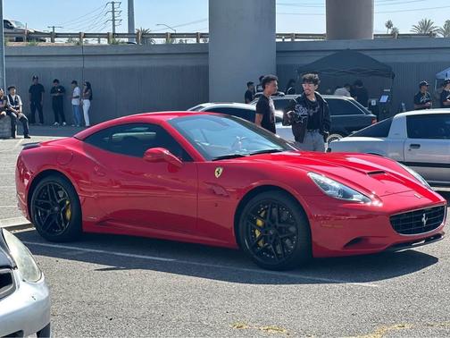 2010 Ferrari California Base