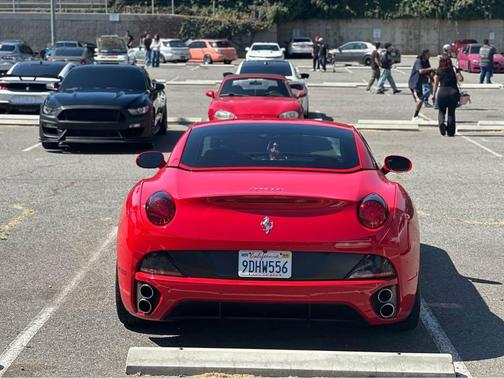 2010 Ferrari California Base
