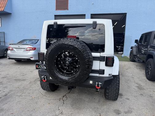2012 Jeep Wrangler Unlimited Sahara