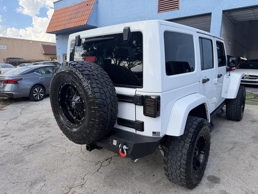 2012 Jeep Wrangler Unlimited Sahara