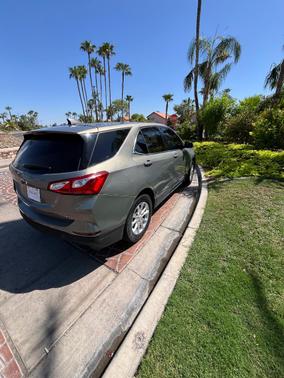 Beige 2018 Chevrolet Equinox LT