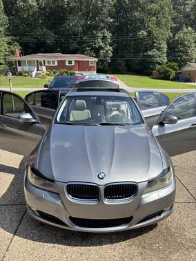 Gray 2011 BMW 328 i xDrive