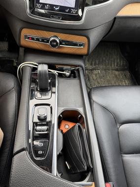 2021 Volvo XC90 Recharge Plug-In Hybrid T8 Inscription 6 Passenger