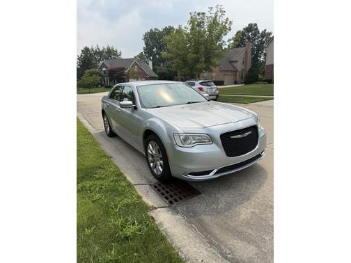 2019 Chrysler 300 Touring