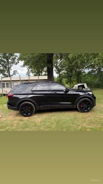 Black 2023 Ford Explorer ST