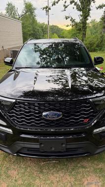 Black 2023 Ford Explorer ST