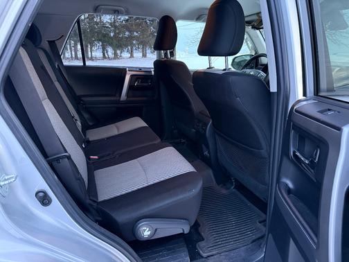 2022 Toyota 4Runner SR5