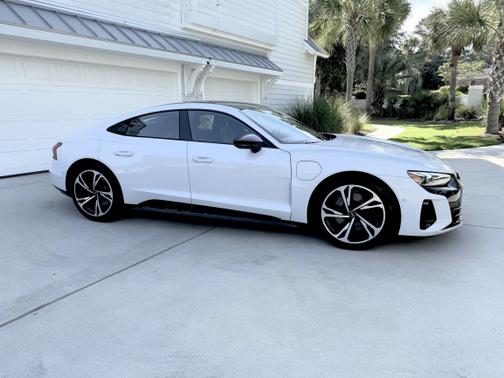 2022 Audi e-tron GT Prestige