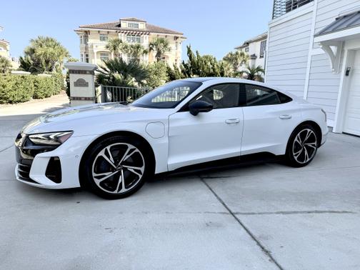 2022 Audi e-tron GT Prestige