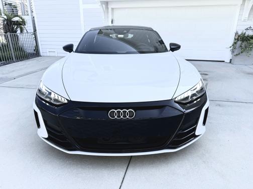 2022 Audi e-tron GT Prestige