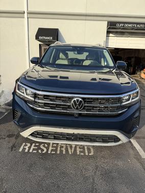Blue 2021 Volkswagen Atlas 3.6L SEL Premium