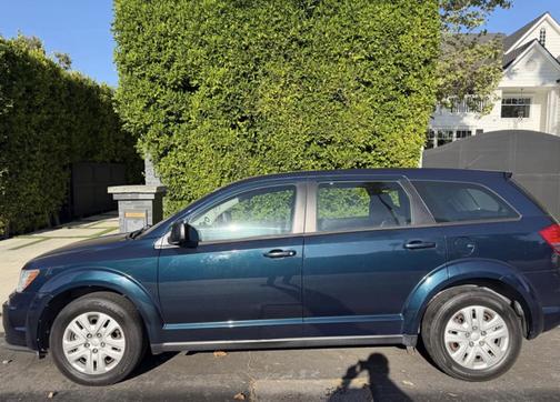 Blue 2015 Dodge Journey SE