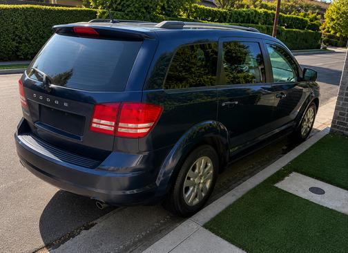 Blue 2015 Dodge Journey SE