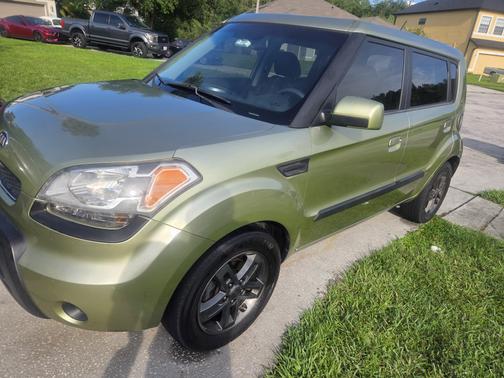 2010 Kia Soul +