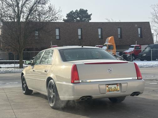 2007 Cadillac DTS Base
